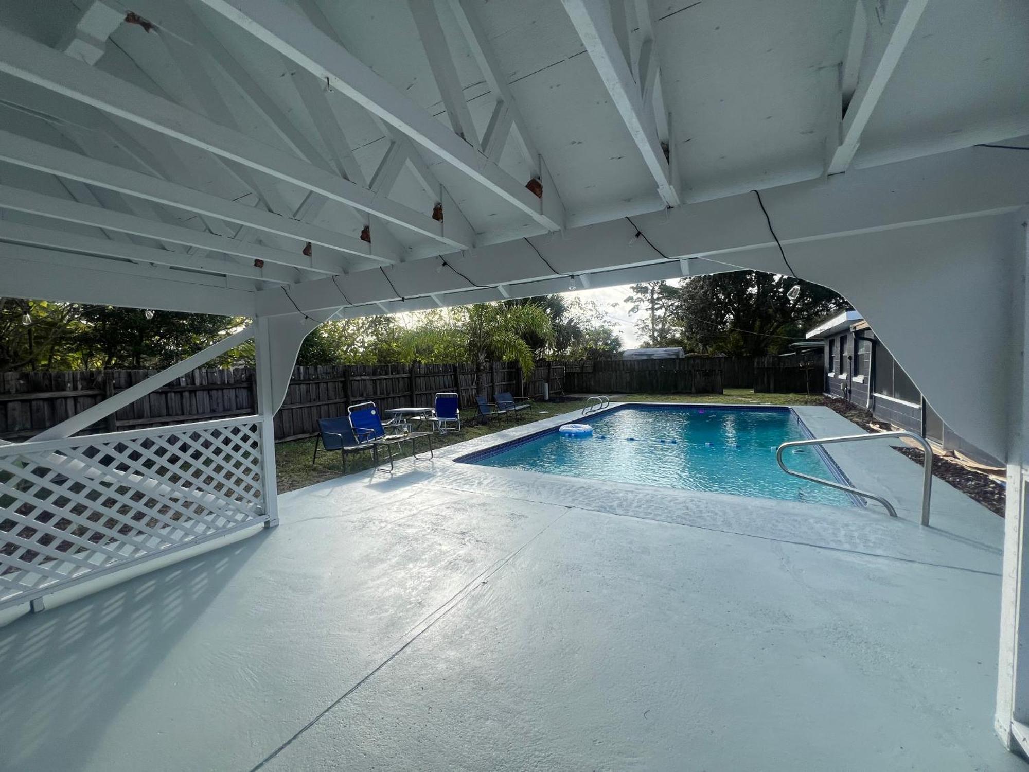 Pool House Oasis Villa ไททัสวิลล์ ภายนอก รูปภาพ